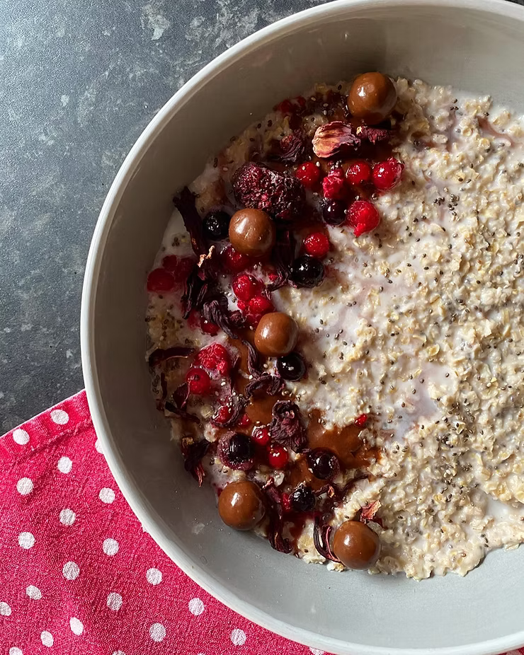 Chocolate and Hibiscus Porridge